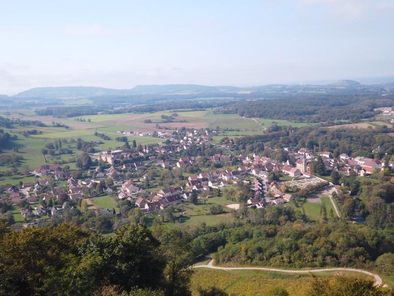 Vue, depuis la maison à Château-Chalon où habitèrent Bernard et Andrée Clavel de juillet 1970 à mars 1975.